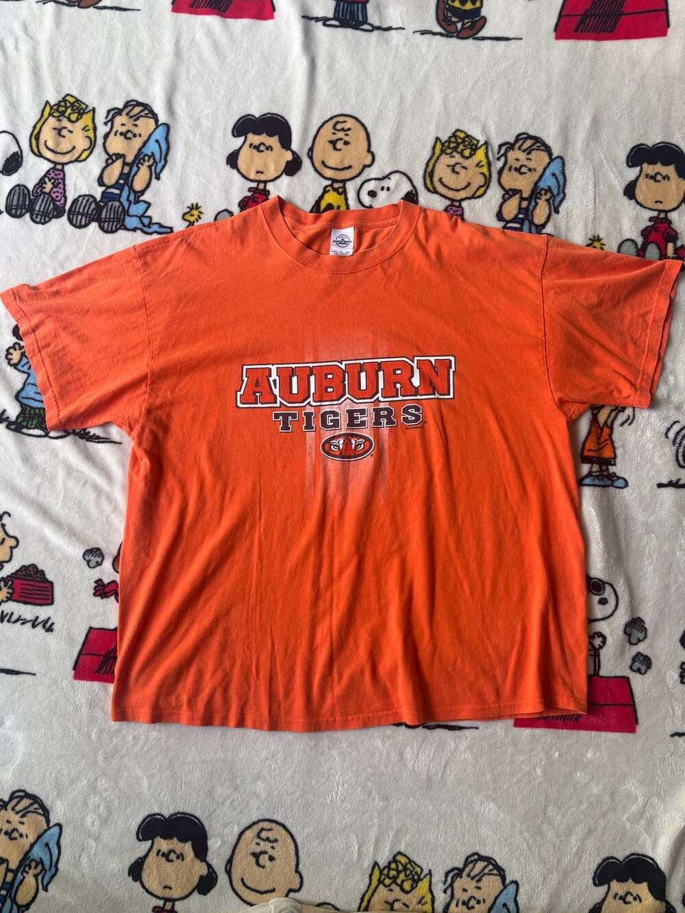 Vintage Auburn Tigers Orange Short Sleeve Graphic T-Shirt